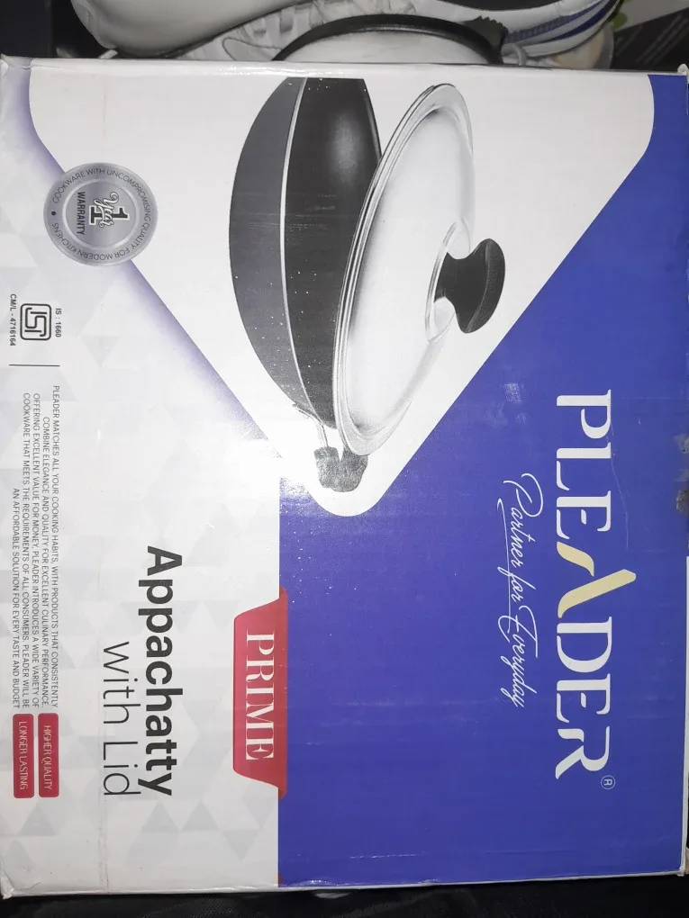 Apparercatty with lid