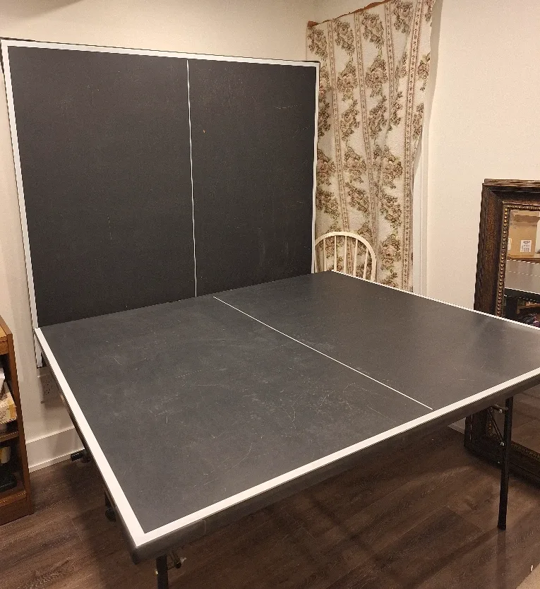STIGA Ping Pong Table with Paddles and Balls