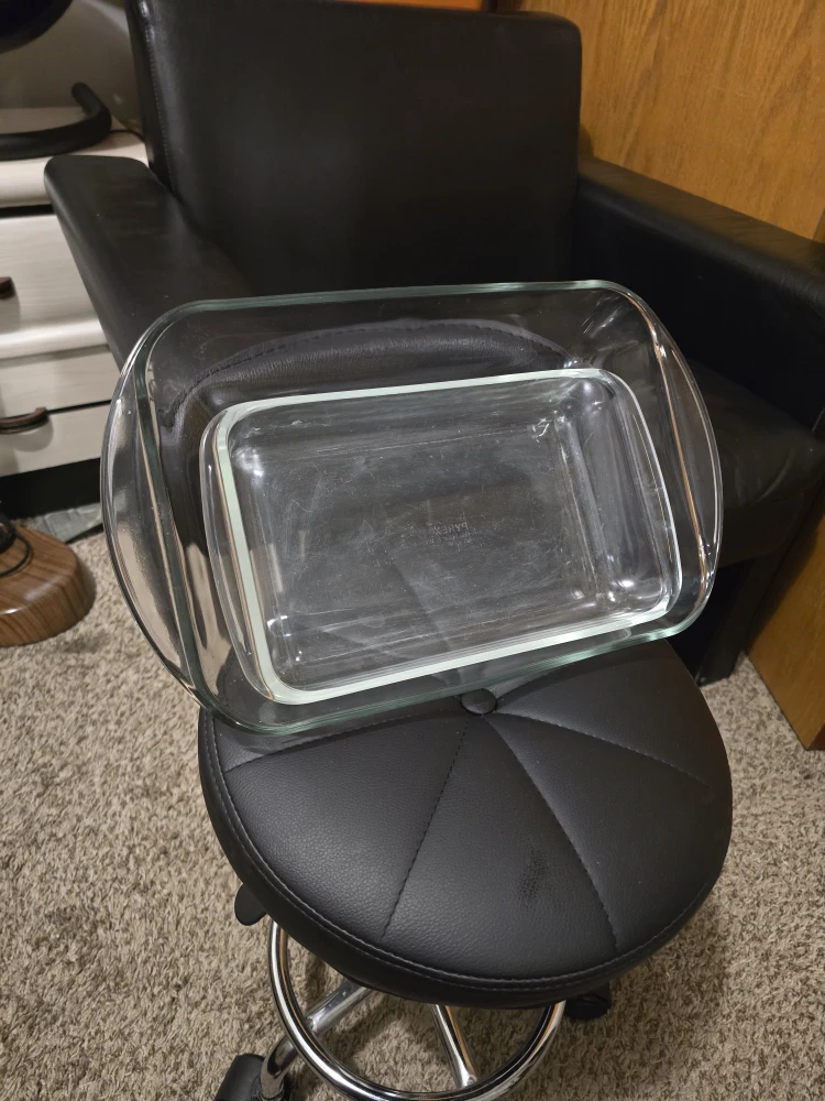 Pyrex Glass Baking Dishes - Set of 2