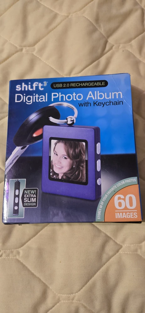 Shift3 Digital Photo Album with Keychain