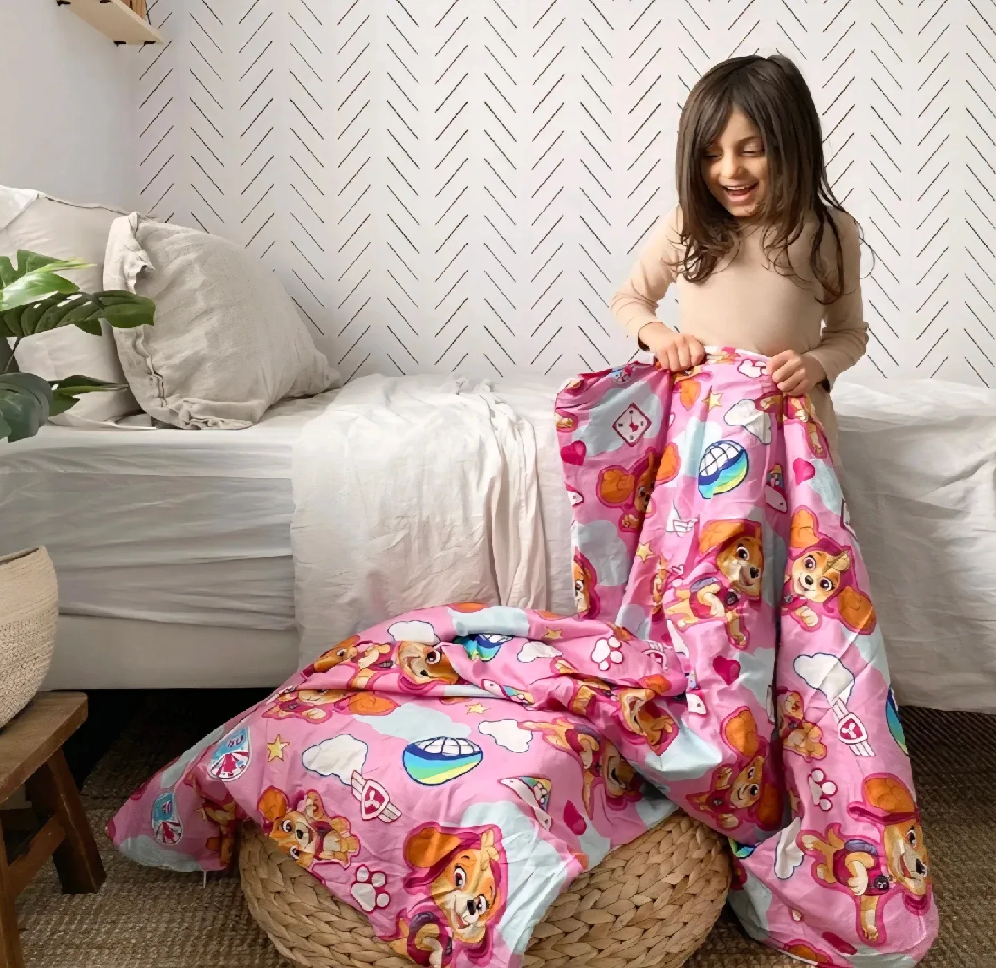 Paw Patrol Skye Weighted Blanket - Hush Kids 3+ image indicator(4)