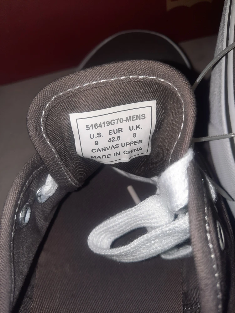 Levi's Canvas Shoes - Men's Size 9 (New) - photo 4