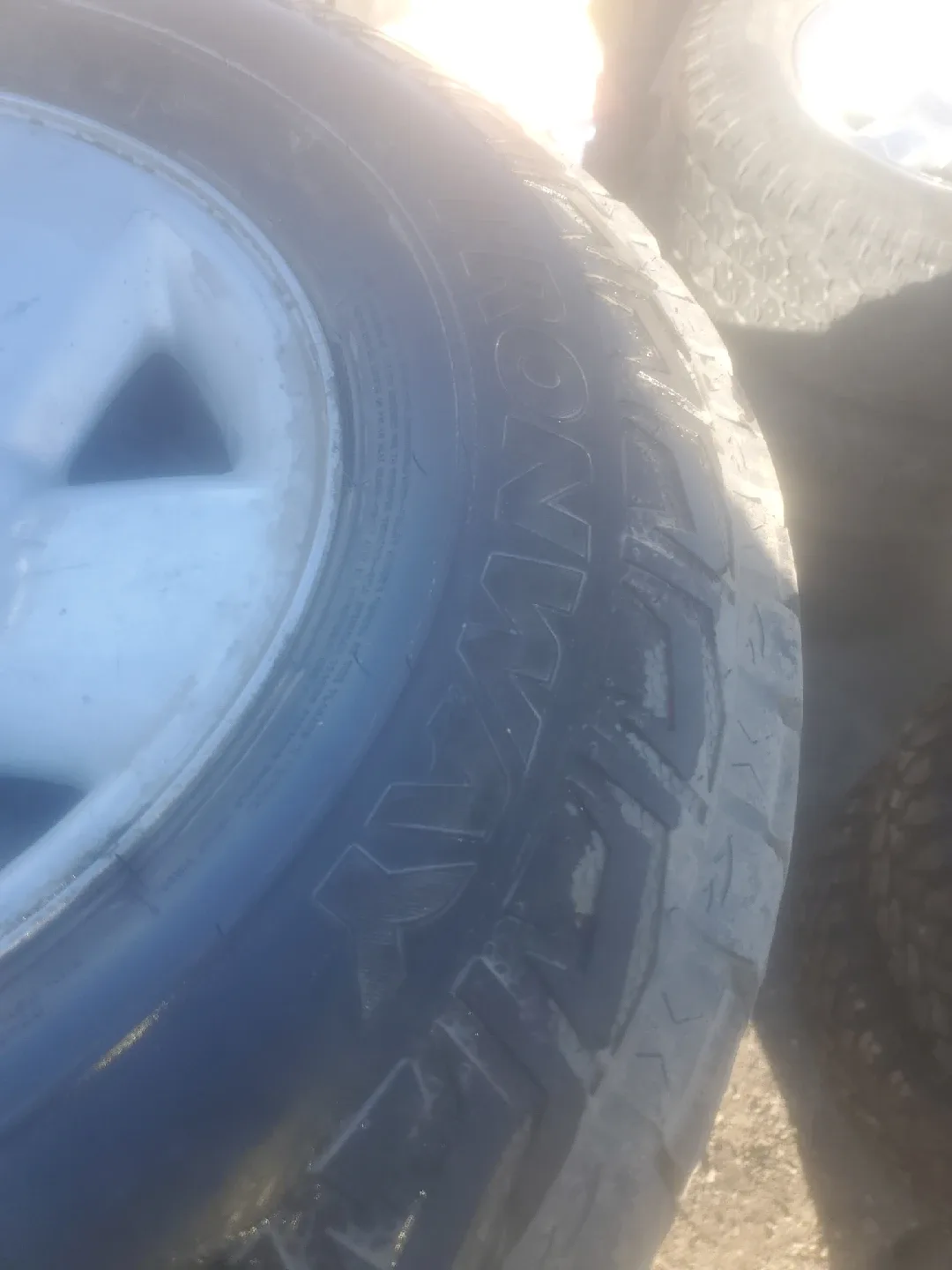 Fronway Rockblade LT285/70R17 Tire image indicator(3)