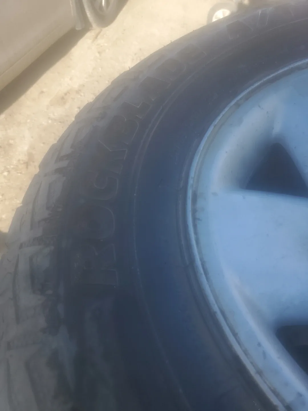 Fronway Rockblade LT285/70R17 Tire image indicator(4)