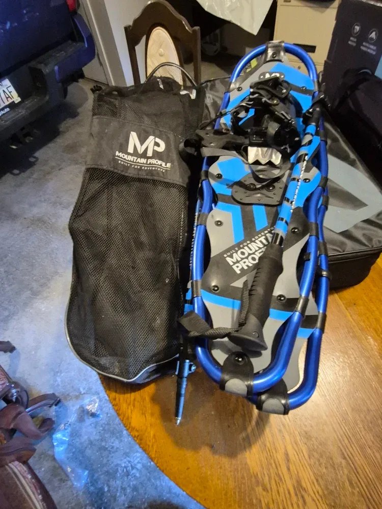 Mountain Profile Snowshoes with Bag