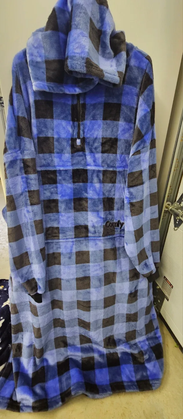 The Comfy Dream Long Quarter Zip Blanket thumbnail