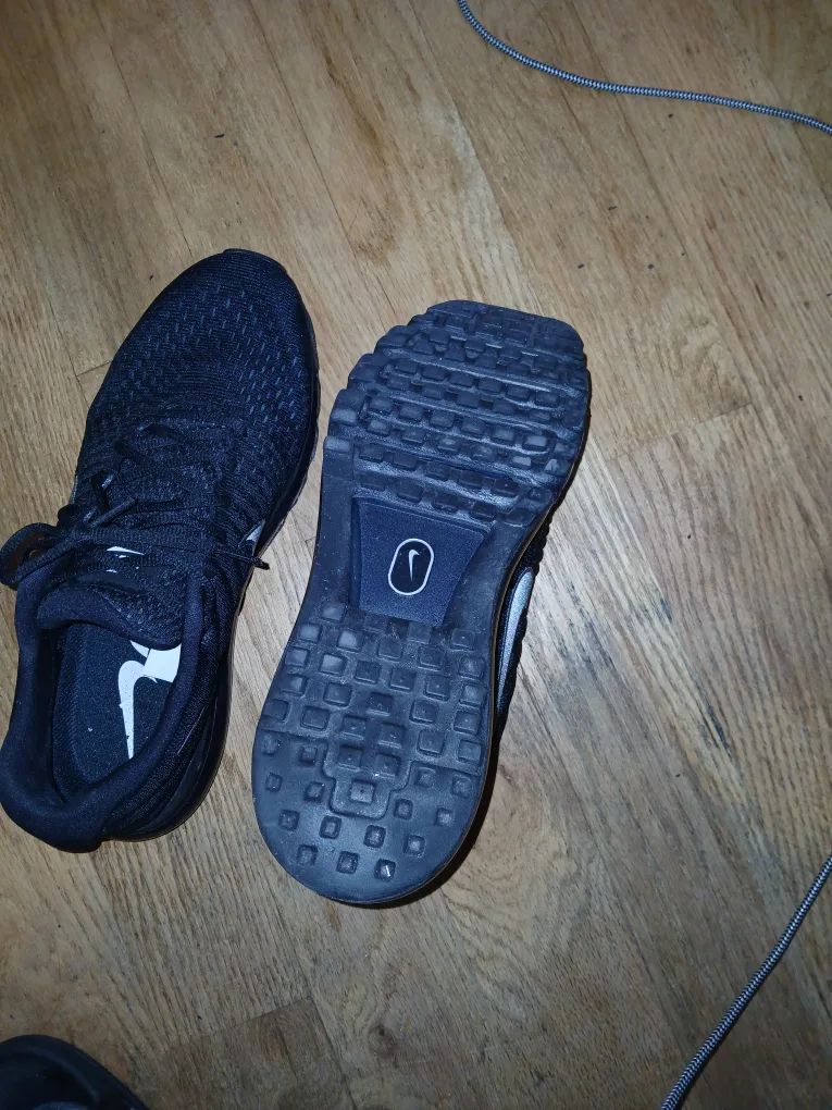 Nike Air Max 2017 Black US 9 image indicator(4)