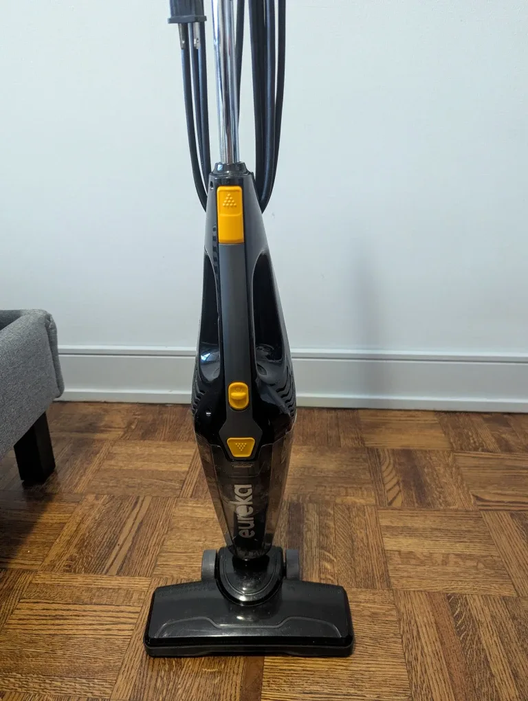 Eureka Blaze 3-in-1 Stick Vacuum - Black image indicator(2)