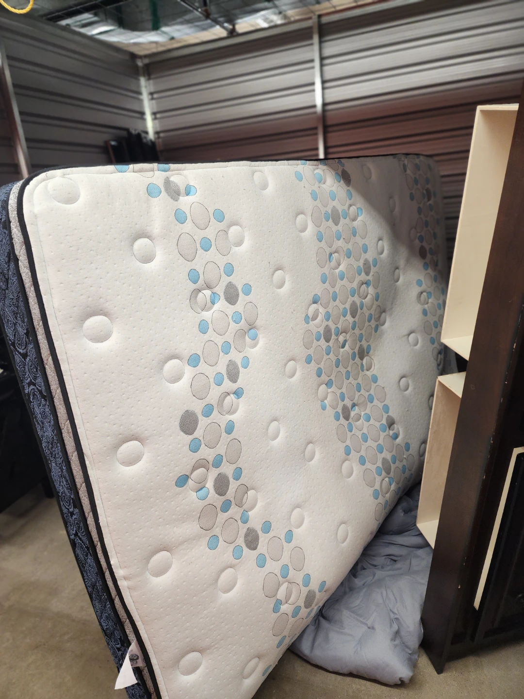 Queen size Mattress - Good Condition - photo 4