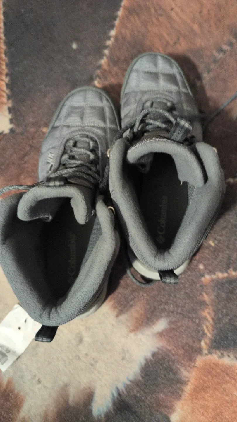 Columbia woman''s BM5841-033 Boots - Size 8 image indicator(2)