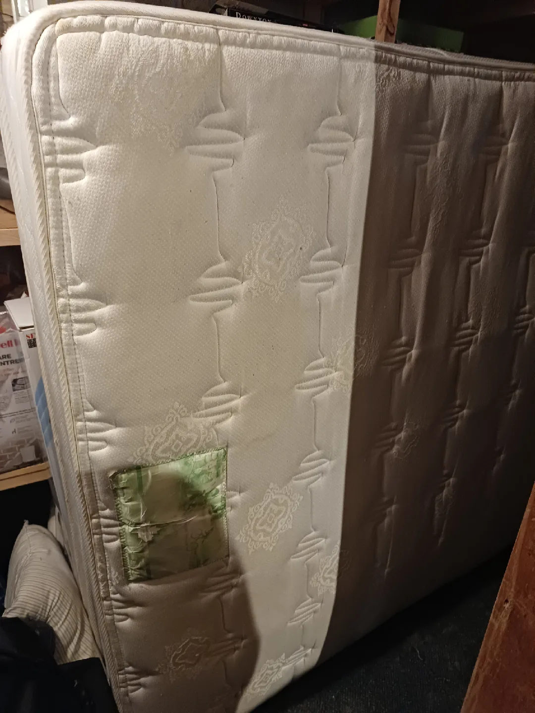 Used queen size Mattress