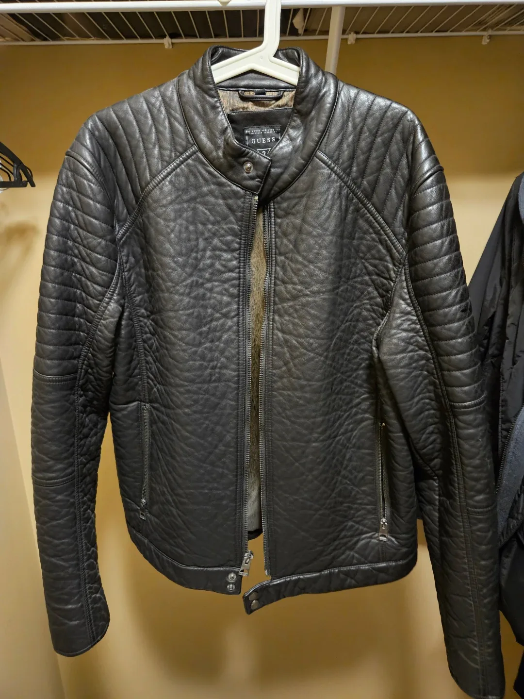 Guess Black Leather Jacket - Size L image indicator(2)