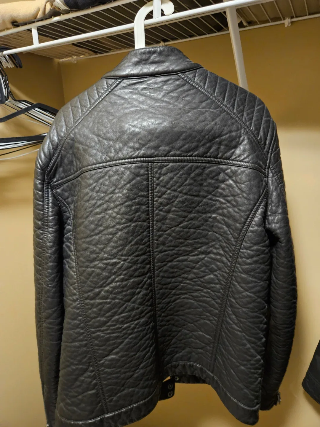 Guess Black Leather Jacket - Size L image indicator(3)