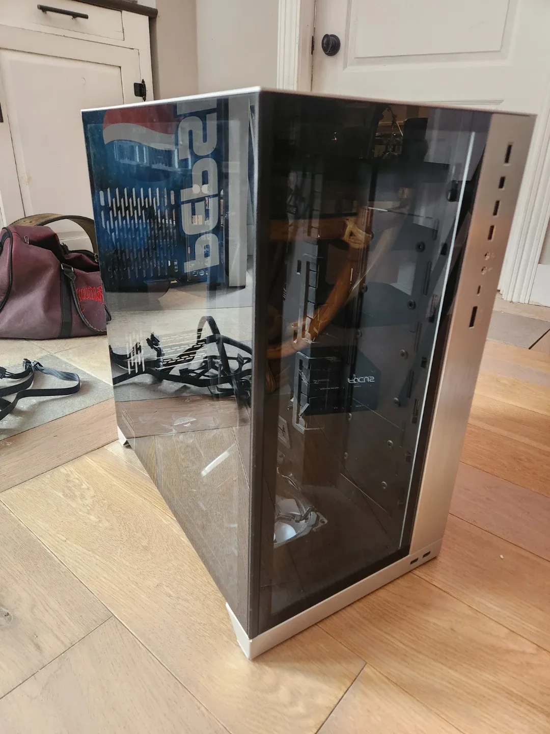 Lian Li O11 XL PC case with Corsair AIO Liquid cooler image indicator(3)