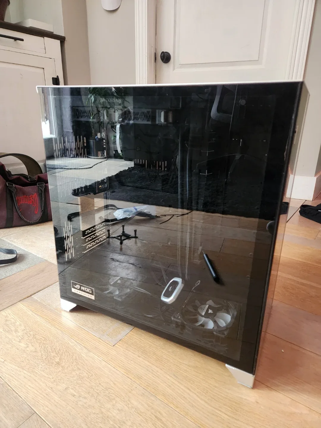 Lian Li O11 XL PC case with Corsair AIO Liquid cooler image indicator(4)