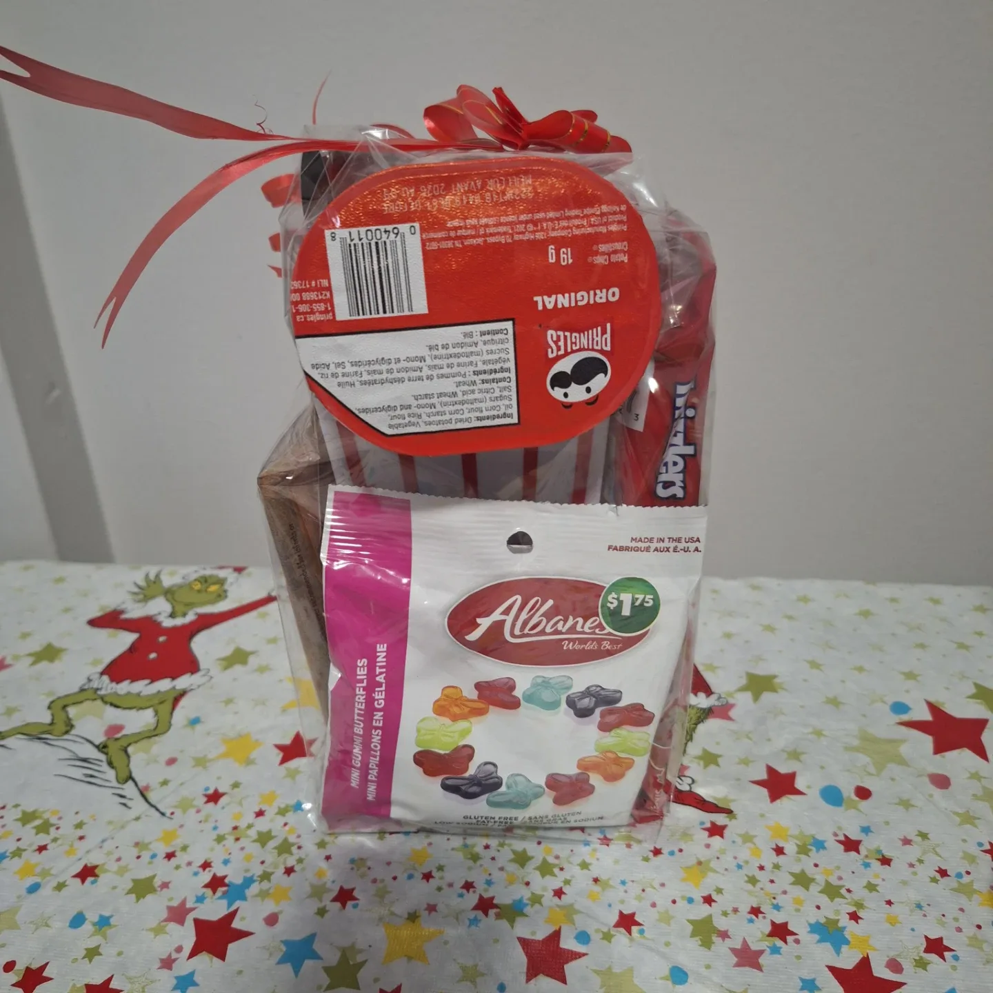 Candy & Snacks Gift Basket image indicator(3)