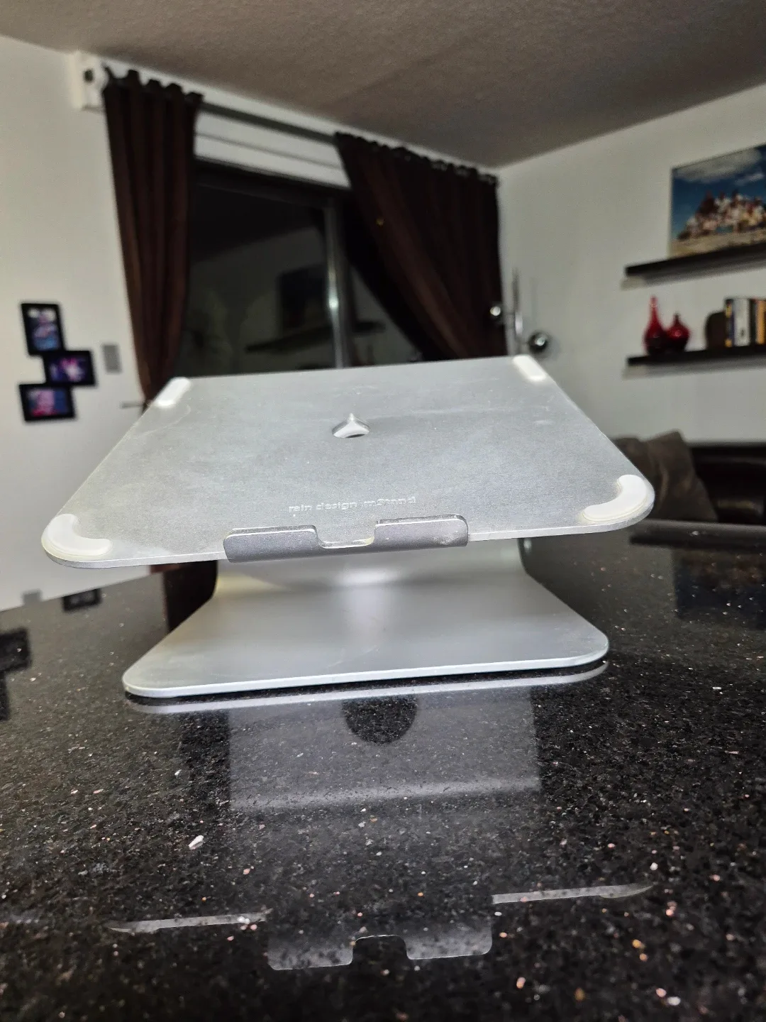 Rain Design mStand Laptop Stand image indicator(3)