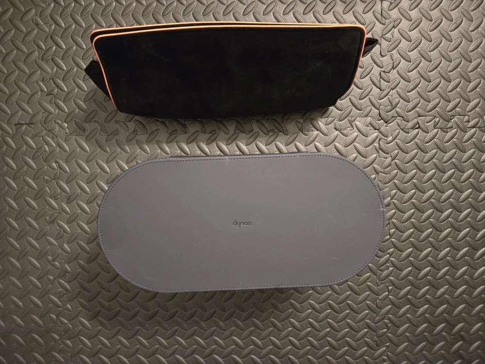 Dyson Airwrap Multi-Styler Complete with Case image indicator(2)