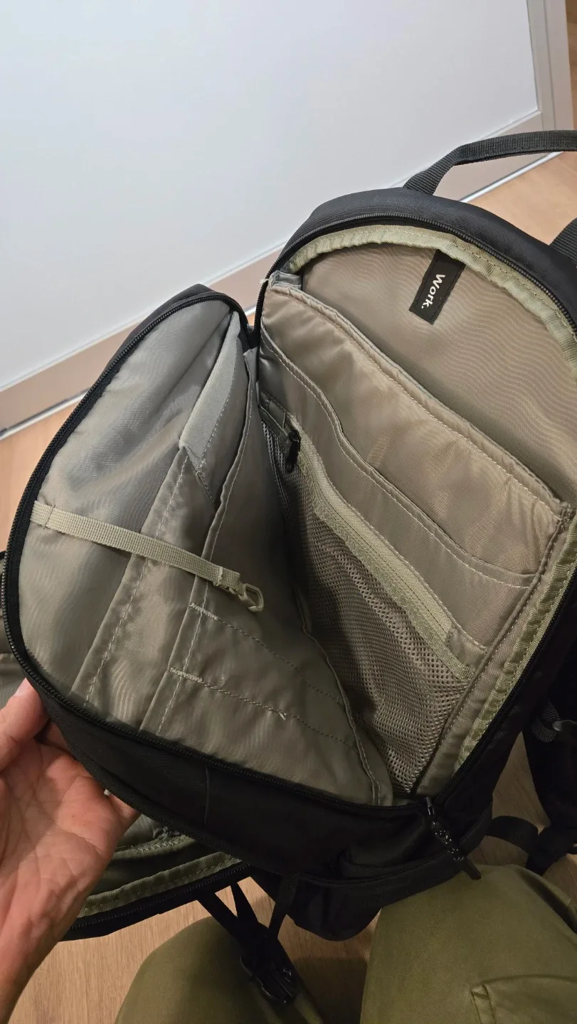 Thule Enroute 26L backpack image indicator(5)