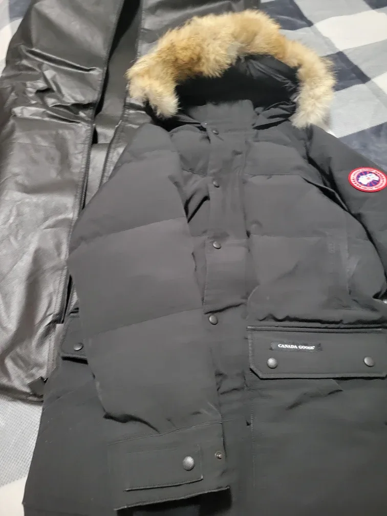Canada Goose Black Down Parka , Medium  size image indicator(4)