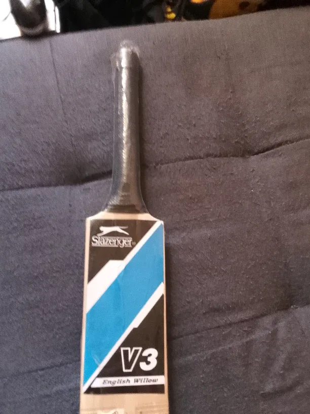 Slazenger V3 English Willow Cricket Bat image indicator(4)