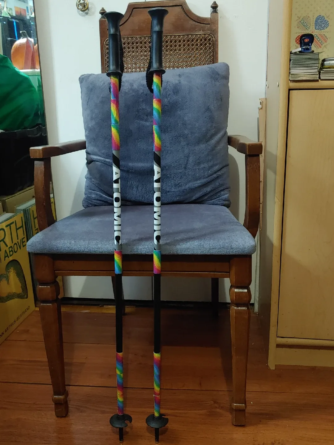 Atomic Junior 90cm Ski Poles with Rainbow Design image indicator(2)