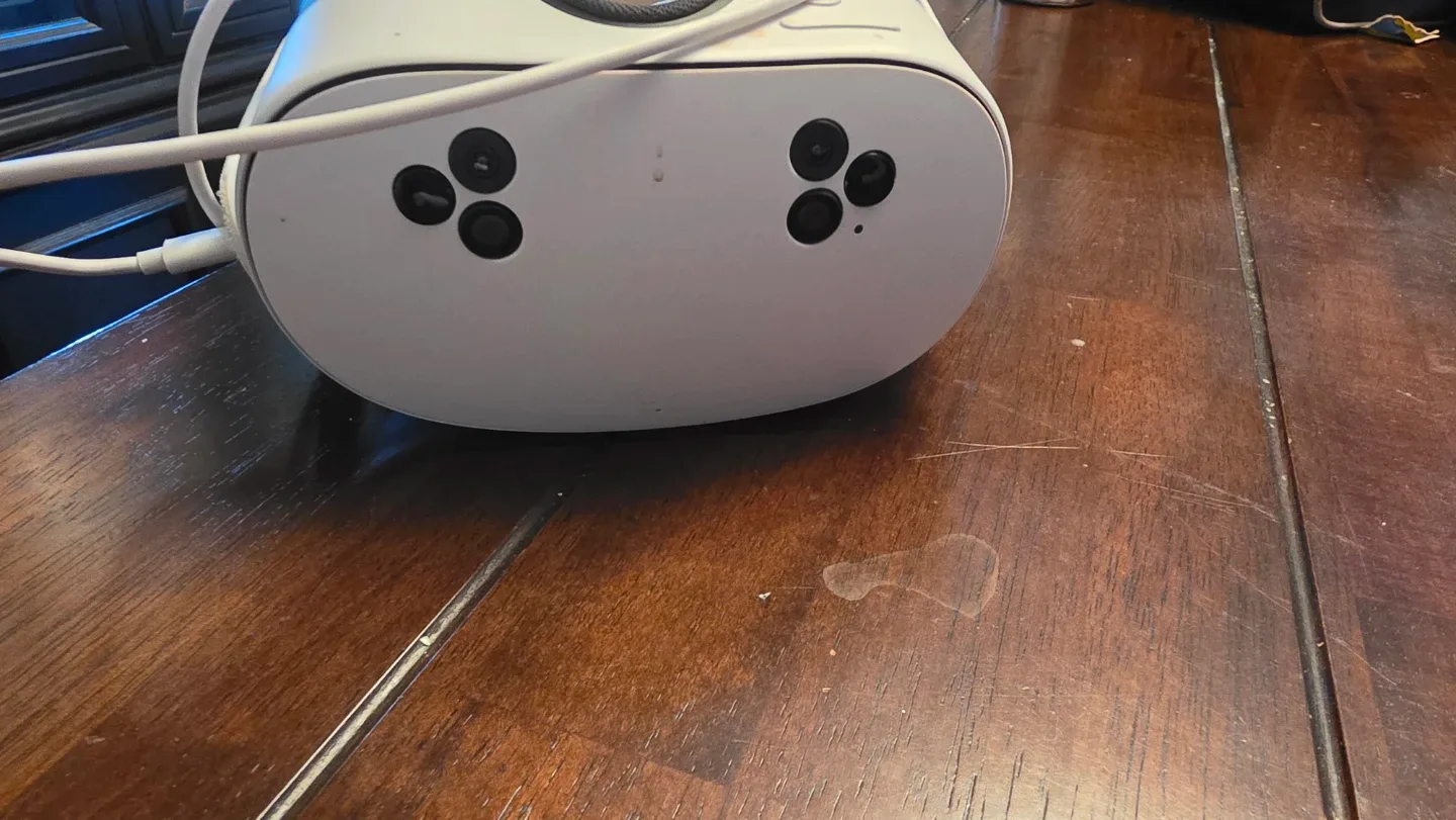 Meta Quest 2 VR Headset image indicator(4)