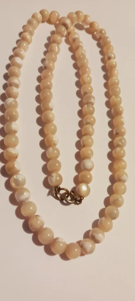 Genuine Mother of Pearl Beaded Vintage Necklace image indicator(3)