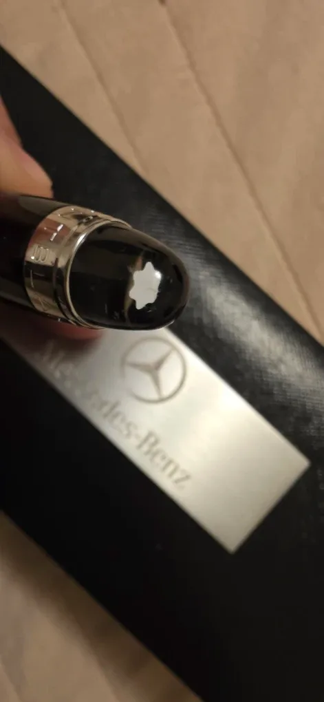 Montblanc Mercedes-Benz Special Edition Pen image indicator(2)