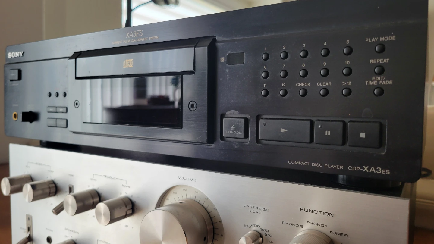 Sony XA3ES Compact Disc Player - photo 3