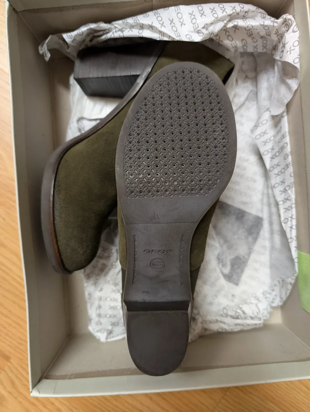 Geox D Glimmer A Oiled Suede Boots - Size 8 image indicator(5)