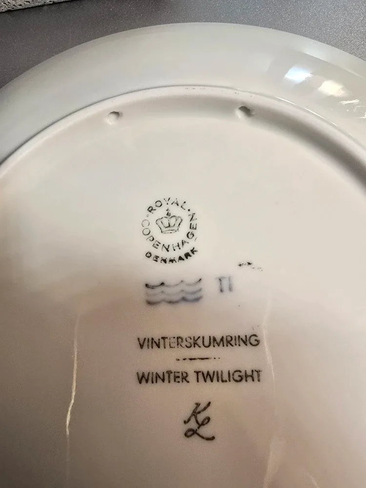 Royal Copenhagen 1974 Christmas Plate image indicator(2)