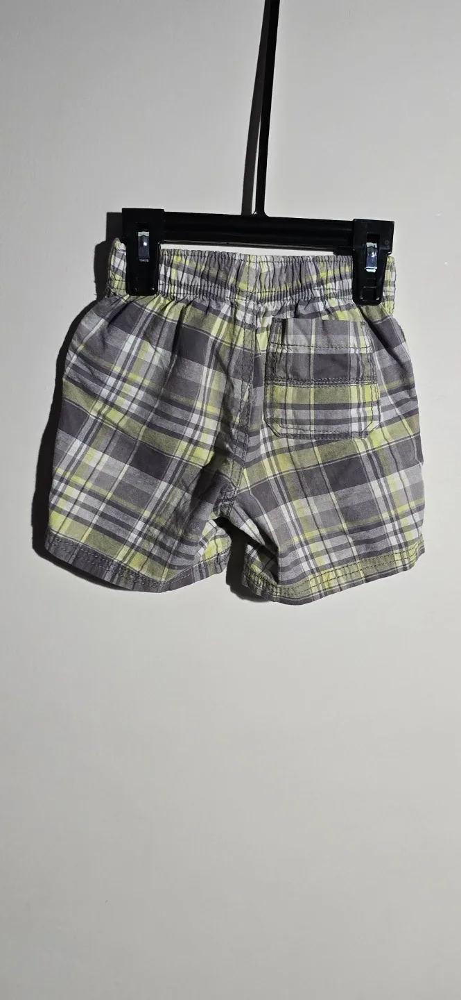 Carter's 18 Months Baby tow Shorts and sweater 2t
