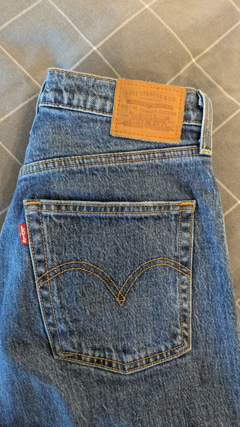 Levi's Ribcage Straight Ankle Premium Jeans - Size 29 image indicator(6)