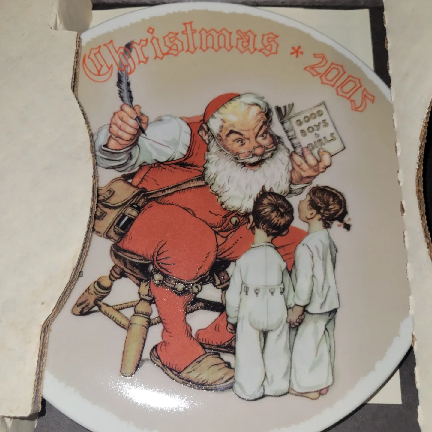 10 Christmas Collector Plates- mixed variety image indicator(10)