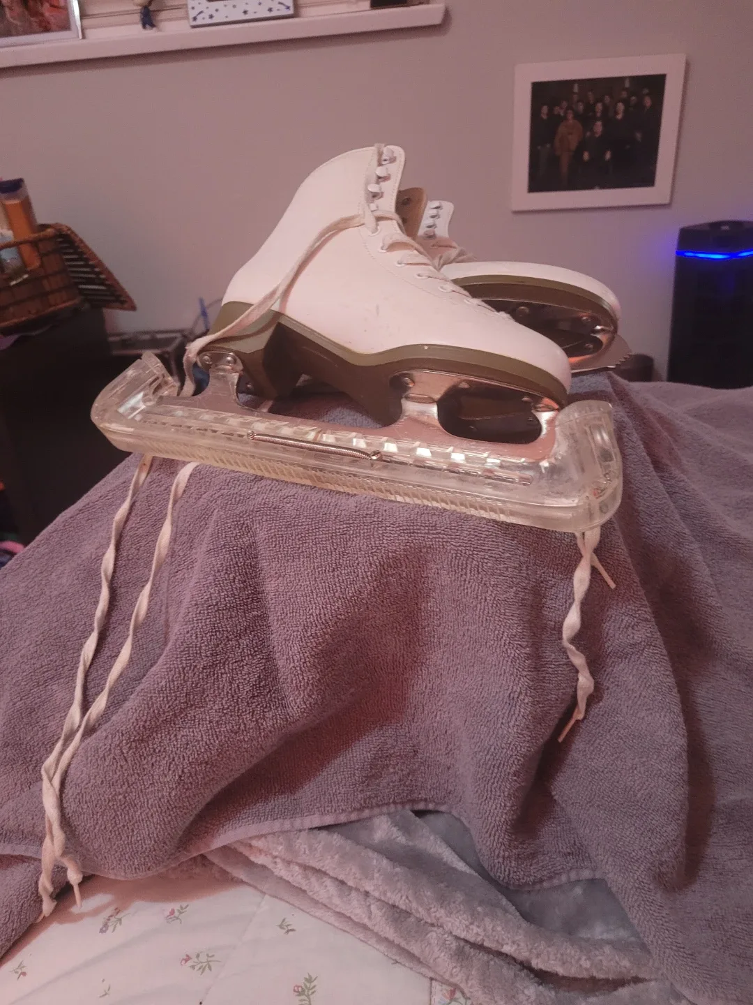 Glacier 120 Women's Ice Skates - Size 9 1/2 image indicator(2)