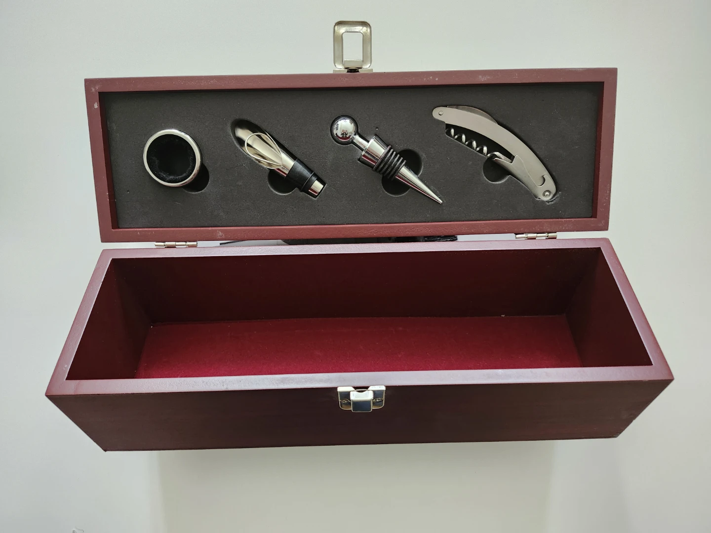 Wooden Wine Gift Set 🥕