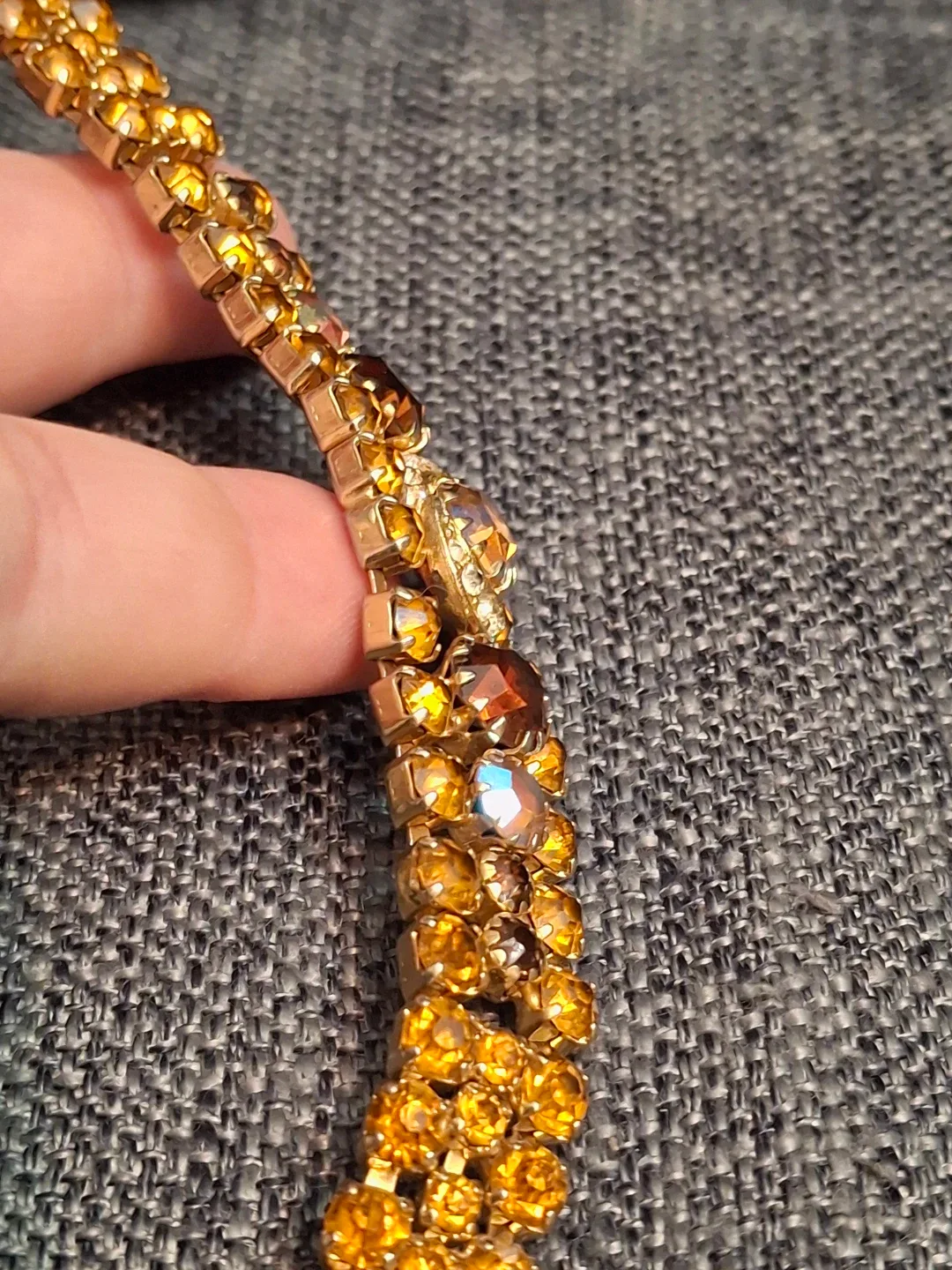 Vintage Gold-Tone Rhinestone Bracelet image indicator(8)