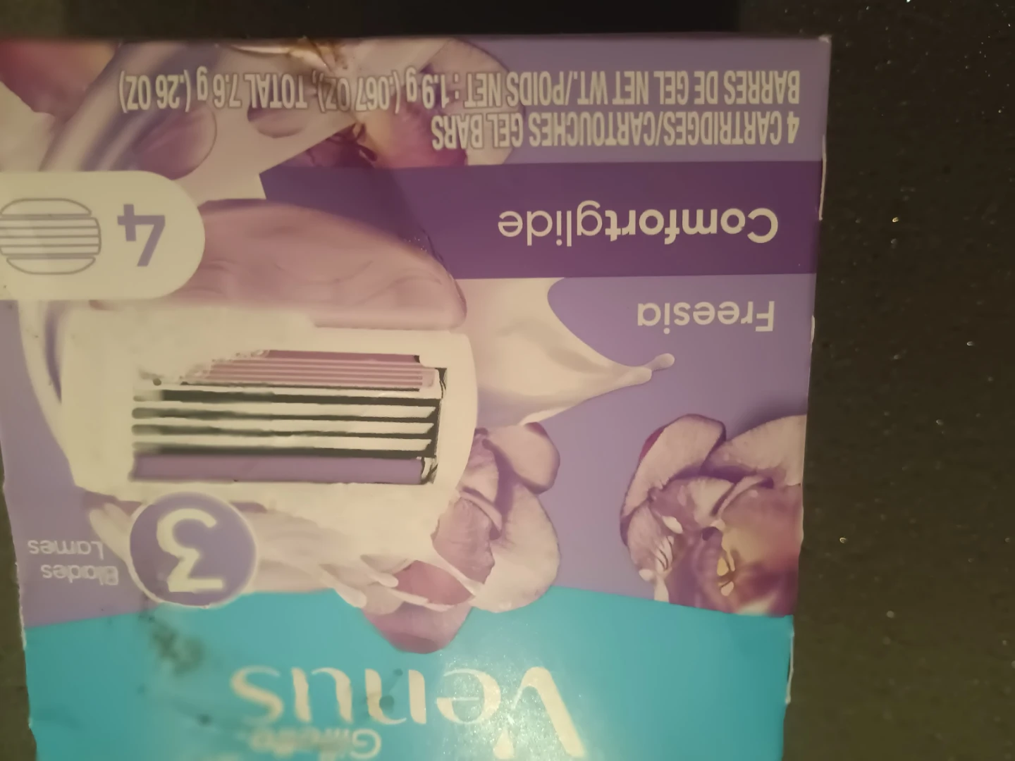 Gillette Venus Comfortglide Freesia Razor + Truly Shave Butter - photo 4