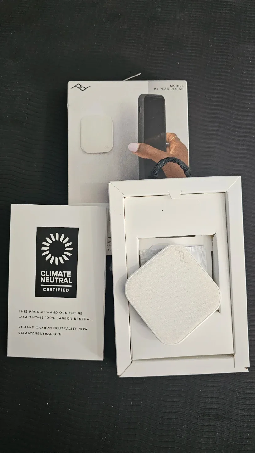 New Peak Design Mobile Wall Mount image indicator(3)