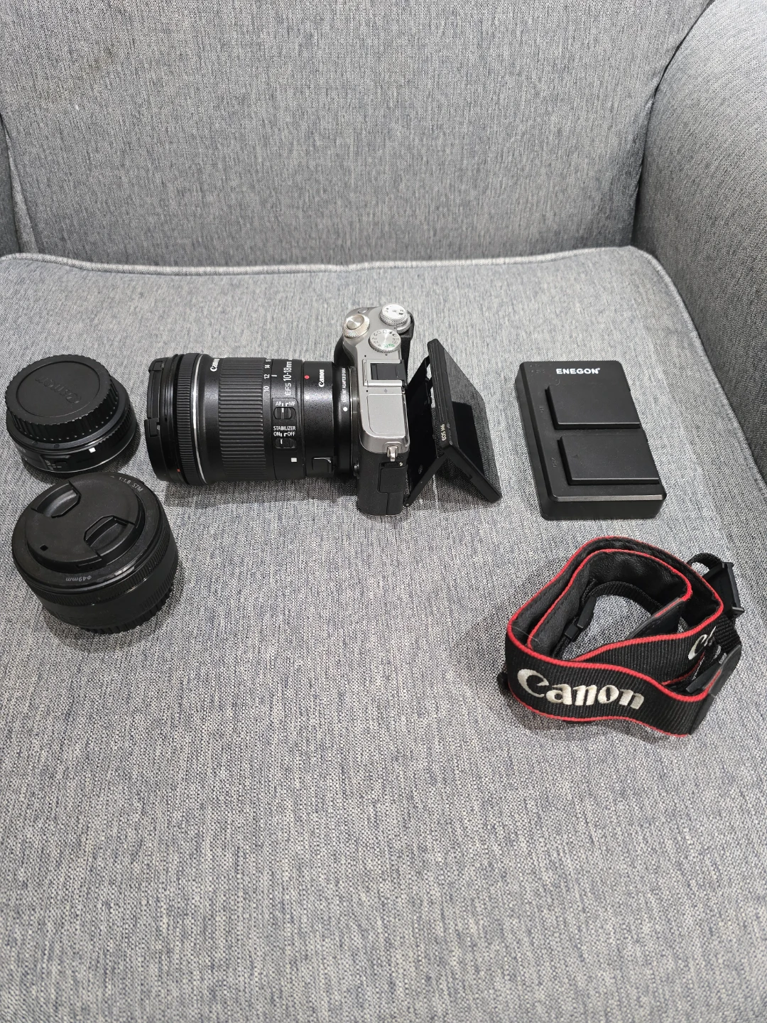 Canon EOS M6 Camera with Lenses & Accessories - photo 3