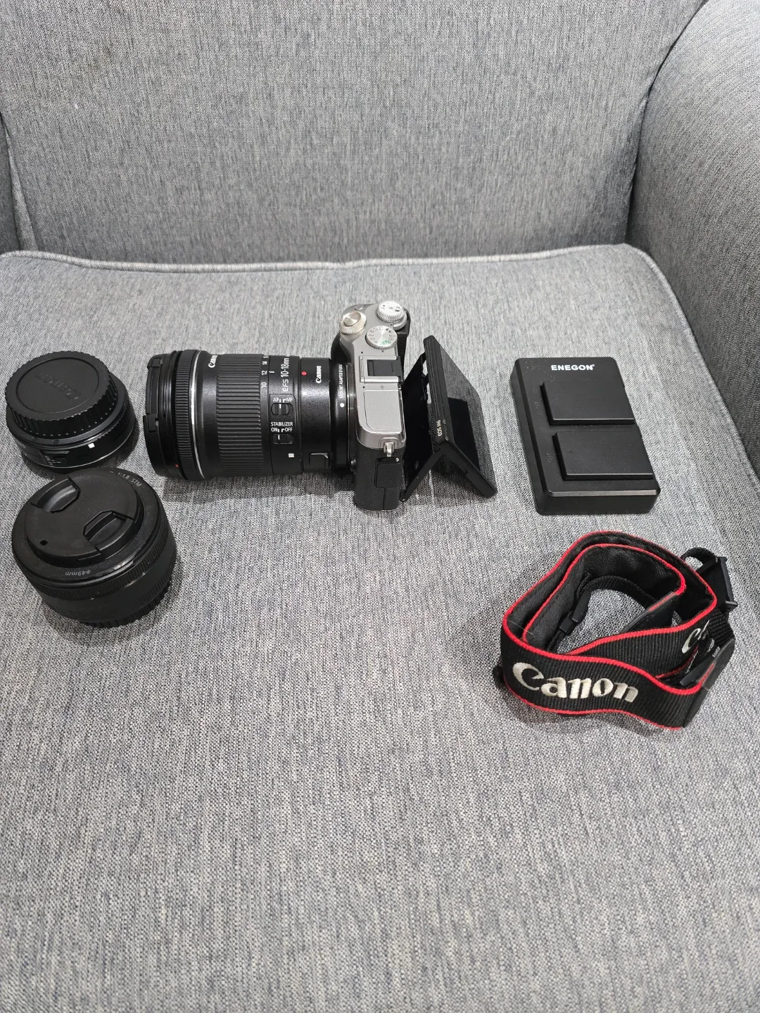 Canon EOS M6 Camera with Lenses & Accessories image indicator(3)