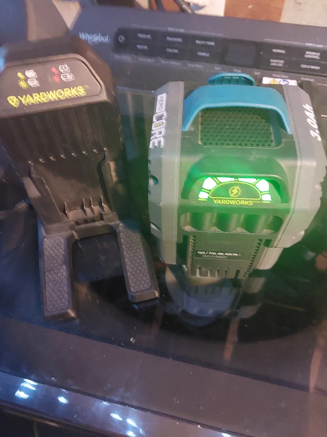 Yardworks 48V 3.0Ah Battery & Charger image indicator(4)