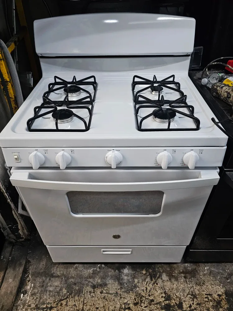 Ge 30in white gas stove FREE DELIVERY INSTALL WARRANTY