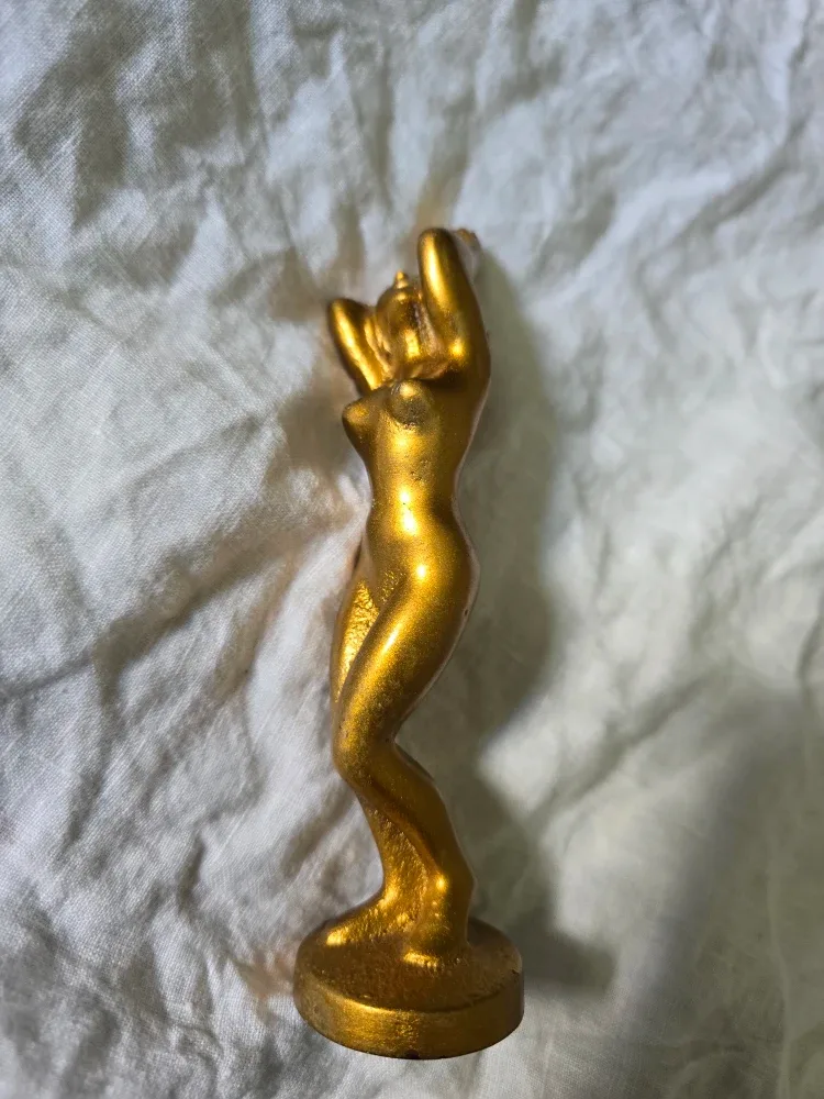 VINTAGE BARWARE Gold finished Woman Statue Bottle Opener Display image indicator(2)