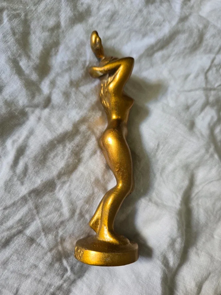 VINTAGE BARWARE Gold finished Woman Statue Bottle Opener Display image indicator(3)