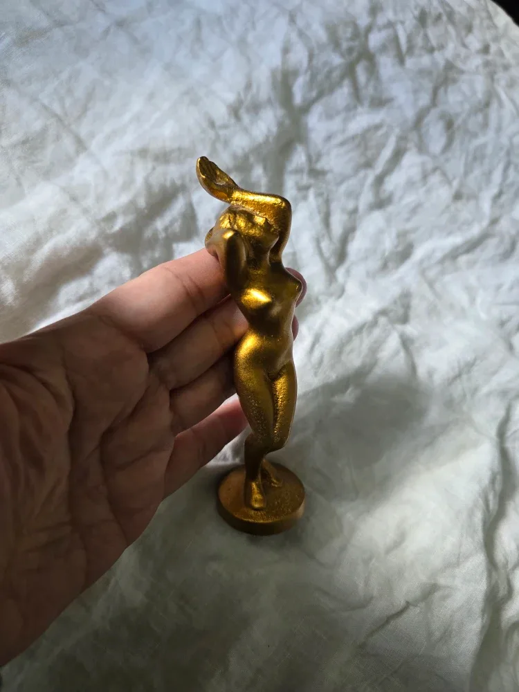 VINTAGE BARWARE Gold finished Woman Statue Bottle Opener Display image indicator(5)