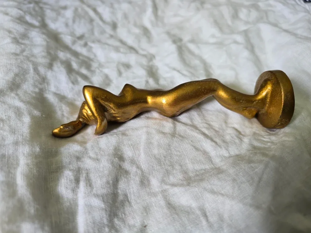 VINTAGE BARWARE Gold finished Woman Statue Bottle Opener Display image indicator(6)