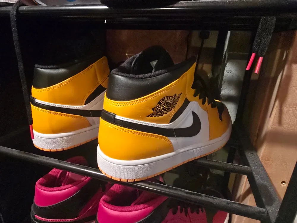 Assorted Air Jordan Sneakers image indicator(5)