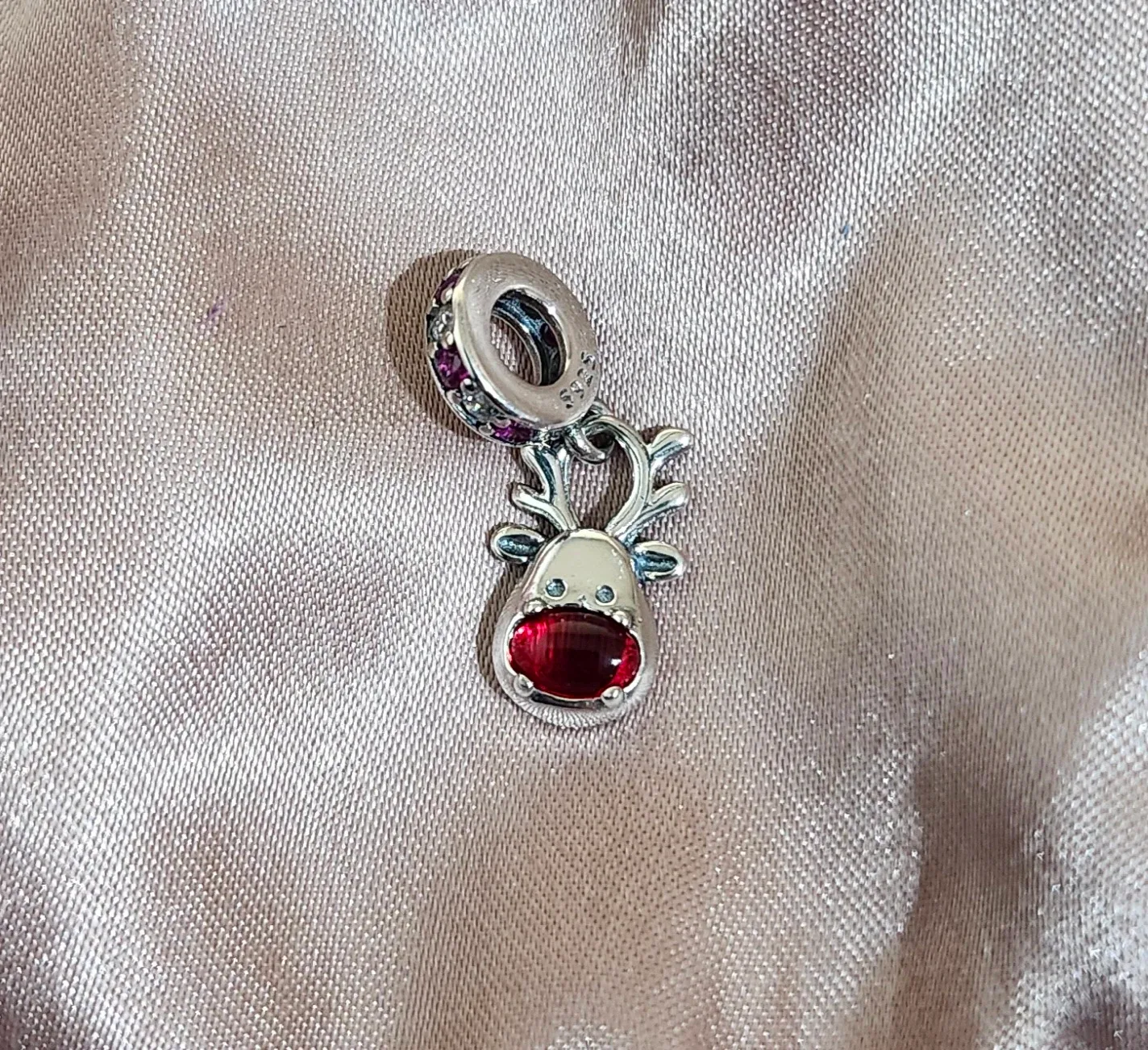 Reindeer Charm image indicator(2)